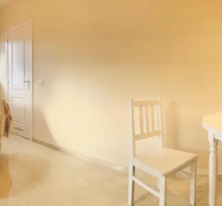 Cosy Well Located شقة Tejina