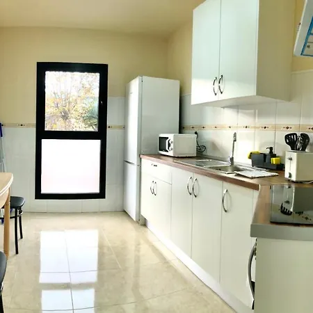 Cosy Well Located شقة