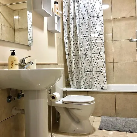 Cosy Well Located * Tejina